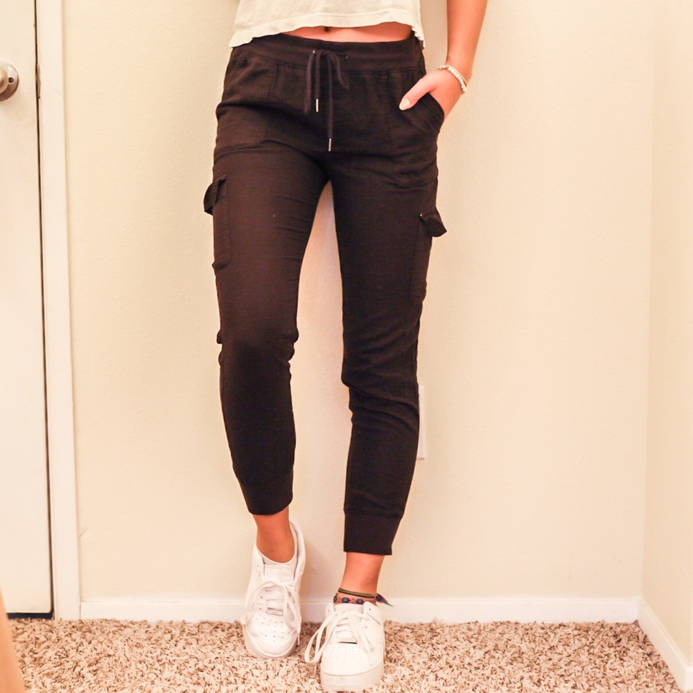 Aritzia black joggers